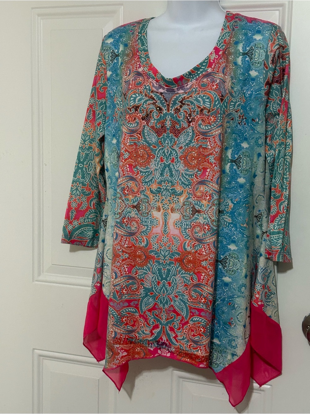 V-Neck Paisley Mixed-Color Tunic with Pink Hem